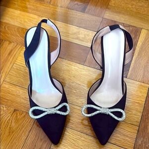 Black Pointy Toe Sparkly Bow Tie